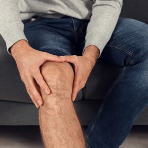 3 nejčastější situace, kdy vás bolí kolena – a proč je nepodceňovat