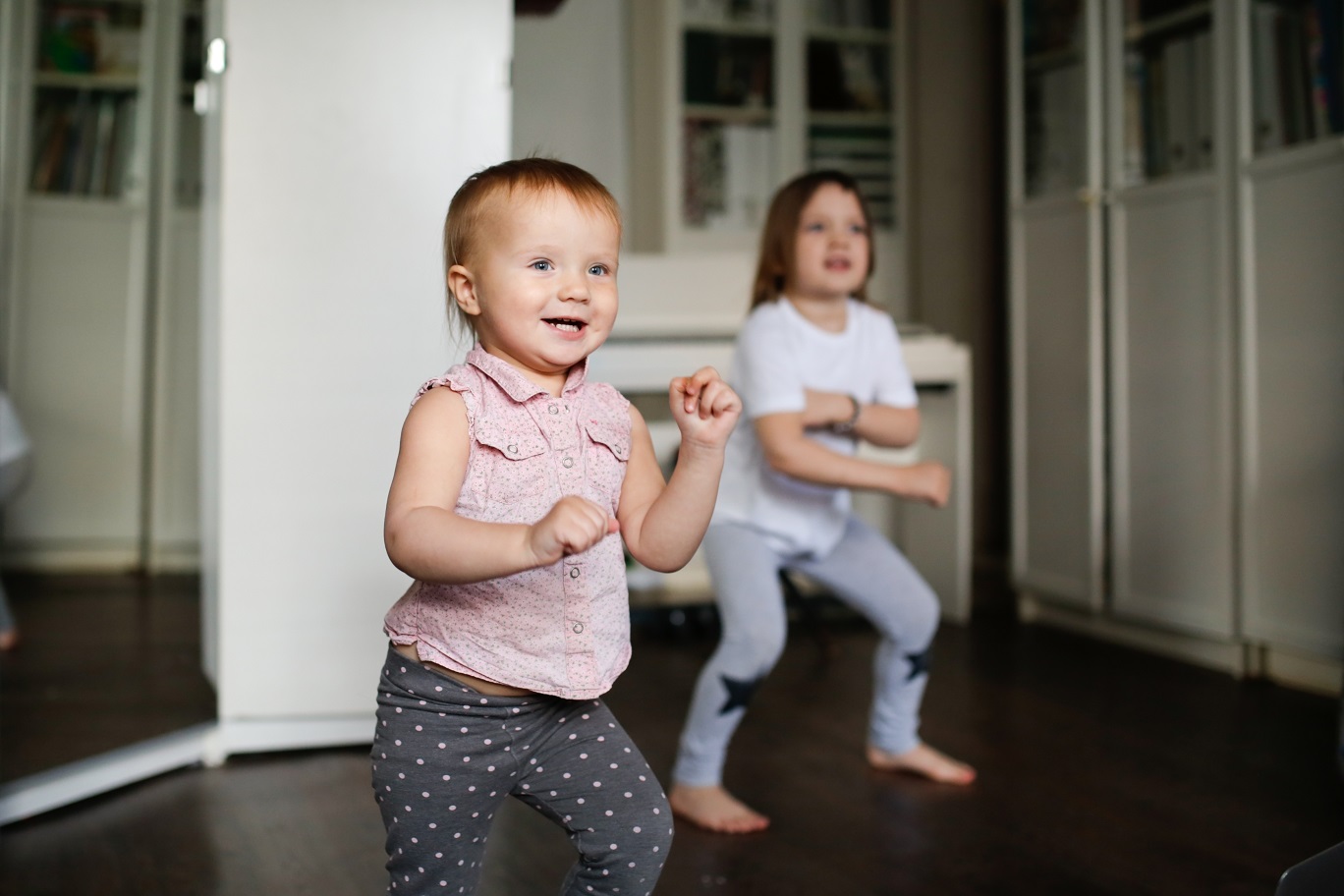 deti v pohybu doma
