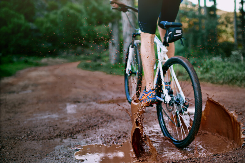 gravel .cyklista v bahnejpg